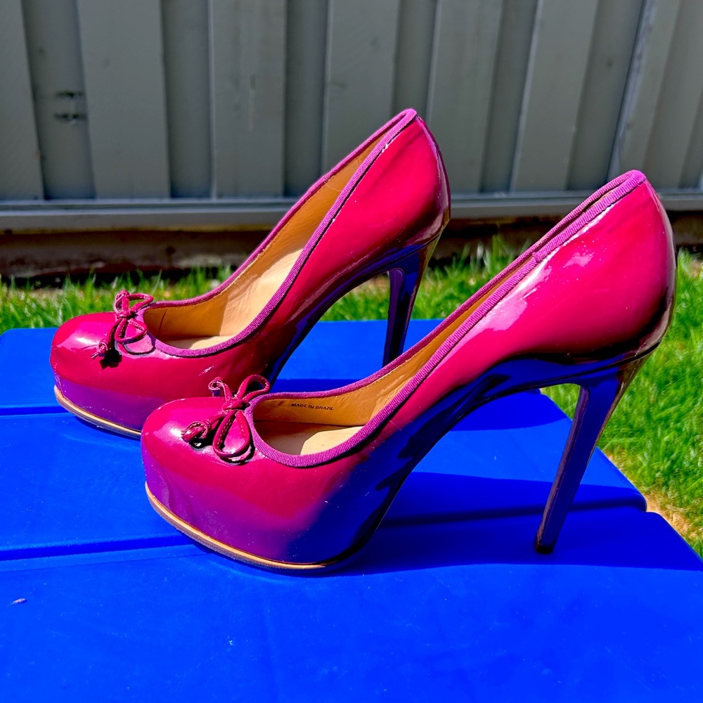Beautiful Patent Magenta/Fuschia Bow Heels